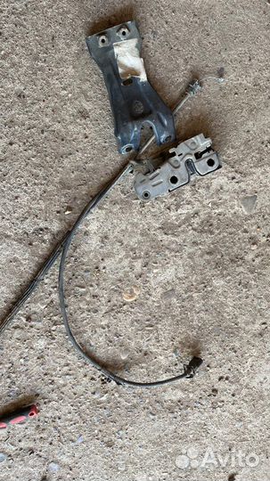 Замок капота golf 6