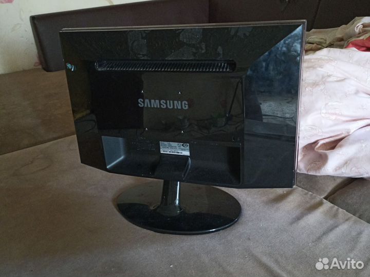Монитор Samsung
