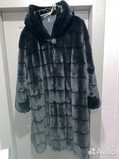 Шуба из эко меха с капюшоном