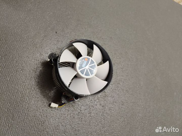 Intel Pentium G4560 3.5 ггц BOX (с кулером)