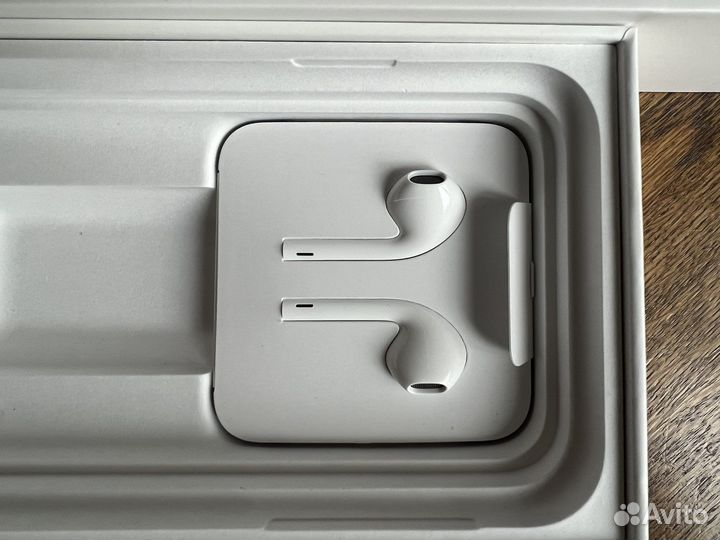 Оригинальные наушники iPhone 11 red 128gb