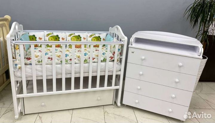 Кроватка для новорожденных с комодом