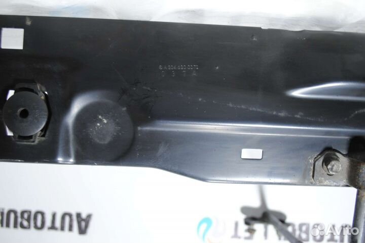 Верхняя панель телевизора Мерседес 204 С класс