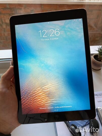 iPad Air 16 Гб Wi-Fi Серый космос