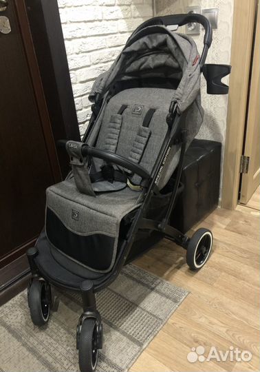 Прогулочная коляска детская складная