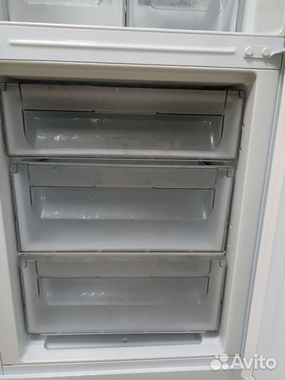 Холодильник Hotpoint Ariston 2 компрессора