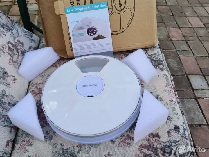 Автоматическая кормушка для домашних животных