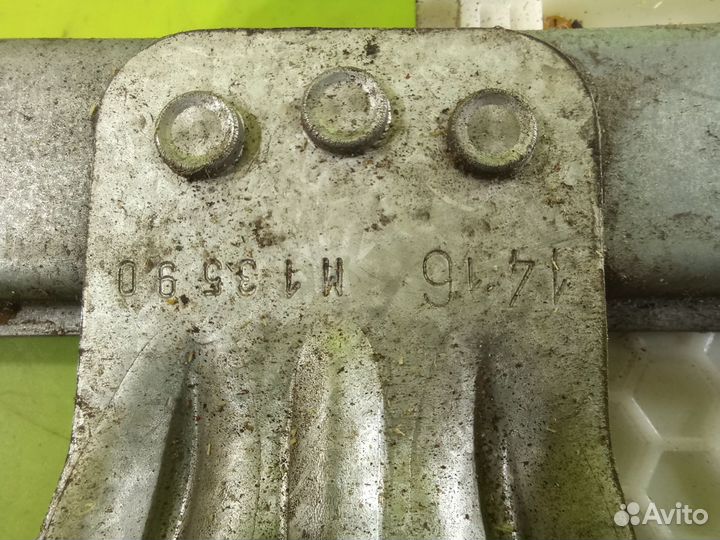 Стеклоподъёмник передний правый Renault Logan 2