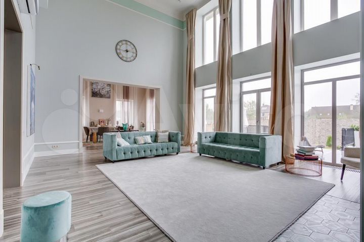 Дом 720 м² на участке 20 сот.