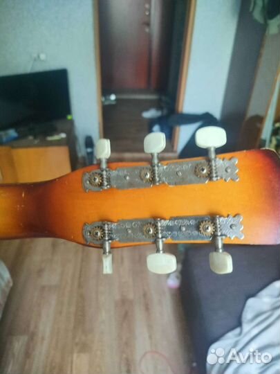 Акустическая гитара