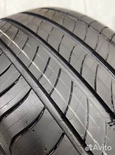Michelin Primacy 4 235/50 R19 103V