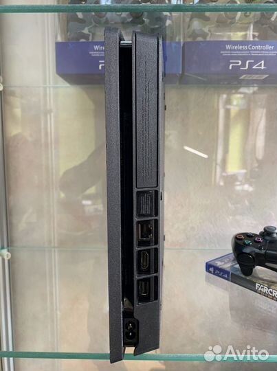 PlayStation 4 slim 1Tb