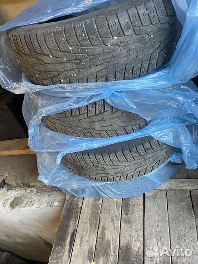 Nokian Tyres All Weather+ 215/65 R16
