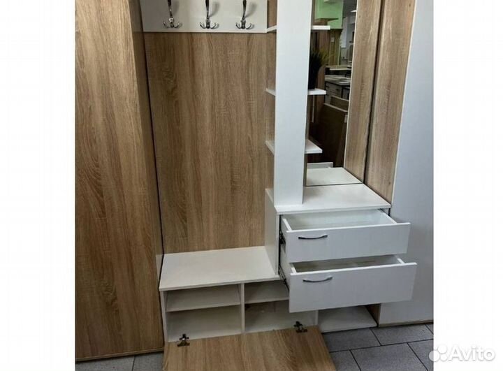 Прихожая с зеркалом