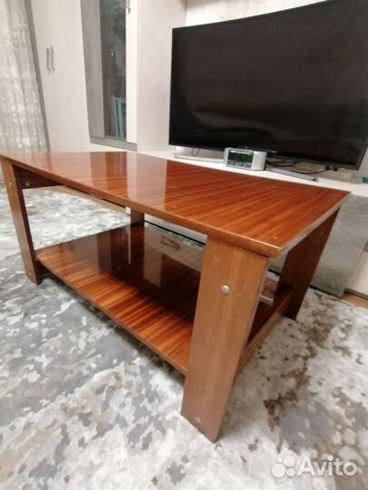 Журнальный столик