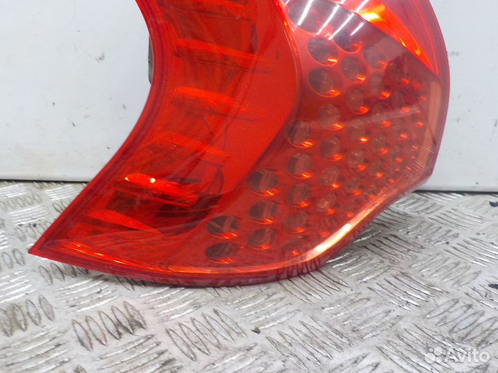 Фонарь задний левый наружный Peugeot 3008 2010