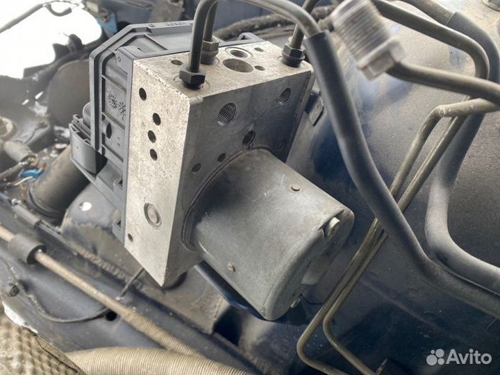Блок ABS Bmw 525I E39 LCI M54B25 2002 / 7