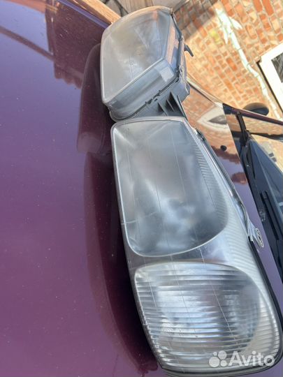 Фара автомобильная