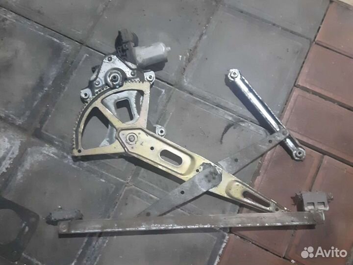 Стеклоподъёмник передний правый Caldina 241