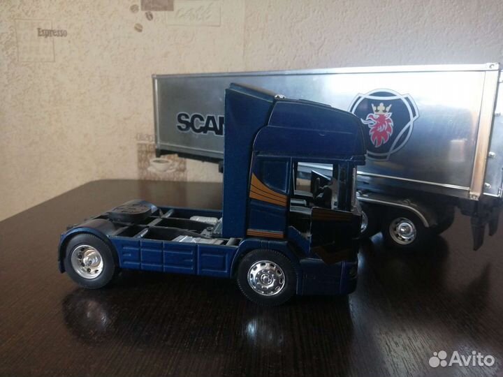 Модель Scania 1/32