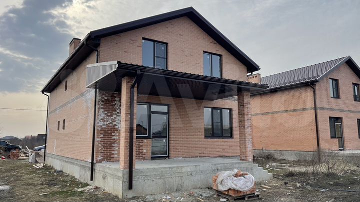 Дом 181,3 м² на участке 8 сот.