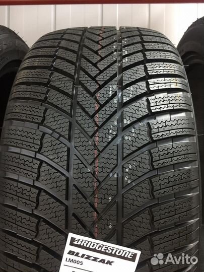 Bridgestone Blizzak LM-005 235/65 R18