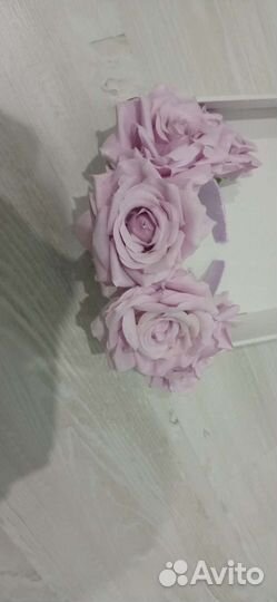 Красивый ободок из роз