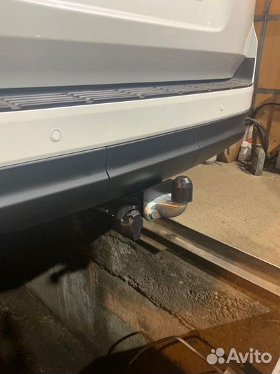 Фаркоп Toyota Land Cruiser 300