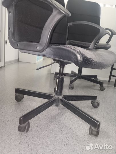 Компьютерное офисное кресло