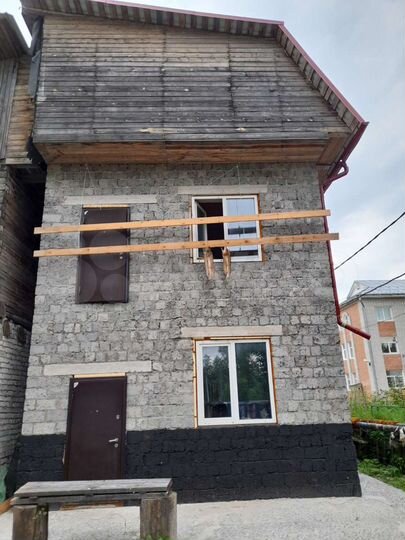 Здание, 280 м²