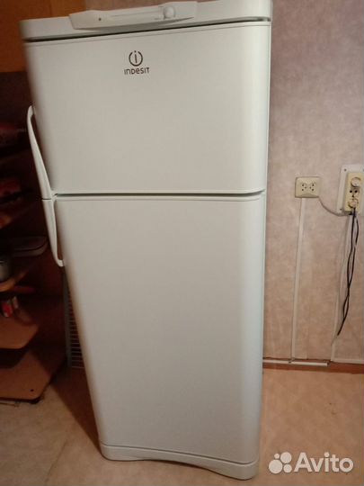 Холодильник двухкамерный indesit