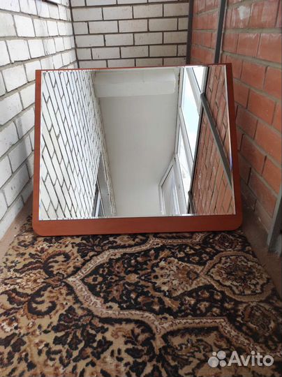 Зеркало настенное