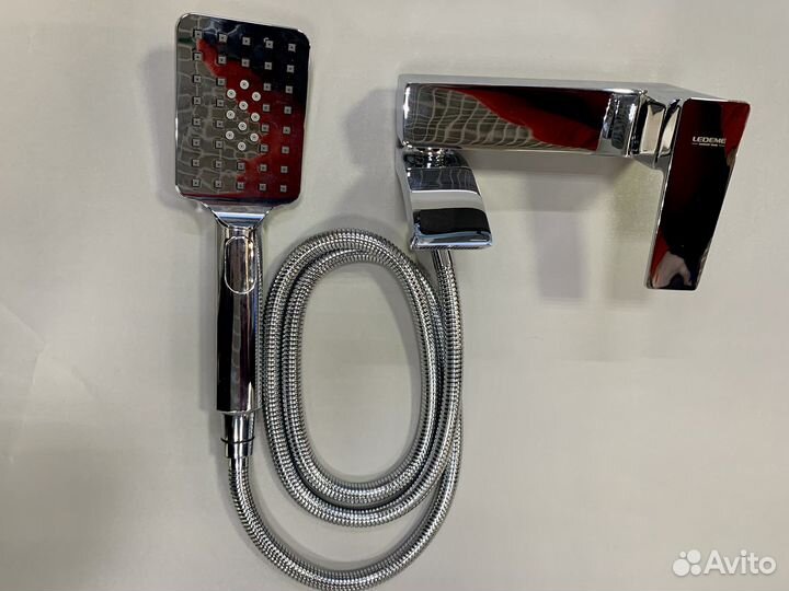 Смеситель для ванны