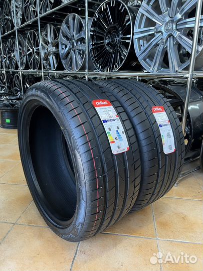 Petlas Velox Sport PT741 245/40 R19 и 275/35 R19