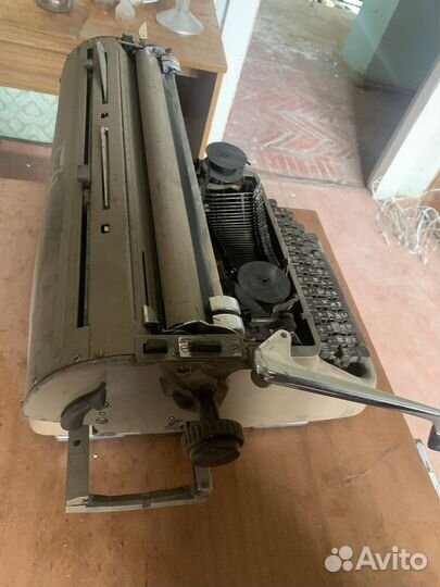 Печатная пишущая машинка