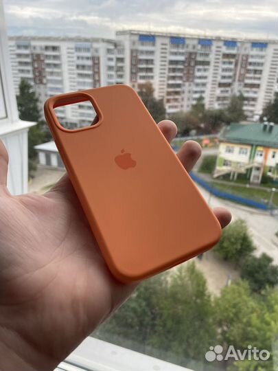 Чехлы на iPhone 12/12pro