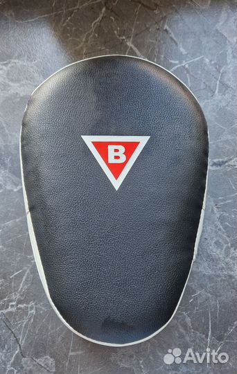 Боксерская лапа