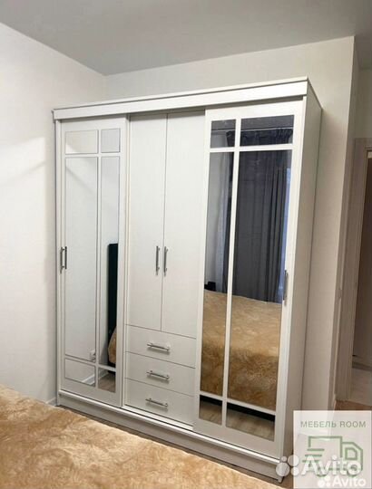 Шкаф вместительный новый