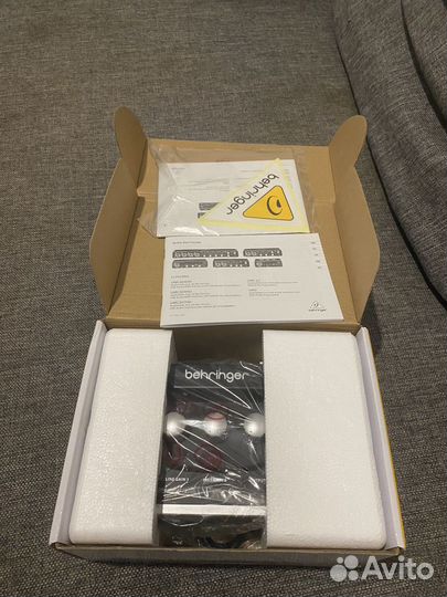 Звуковая карта behringer um2