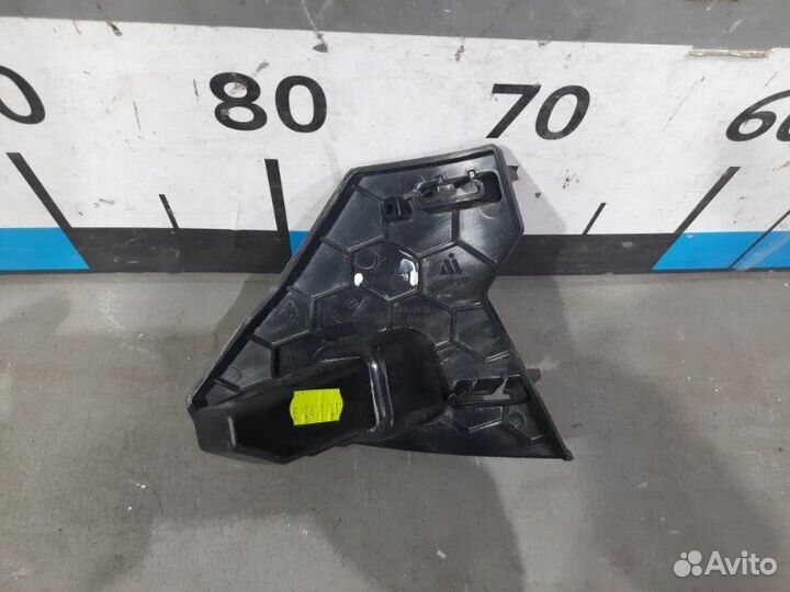 Кронштейн решетки радиатора Volkswagen Polo 6