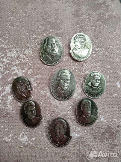 Значки для коллекции: семья Ульяновых