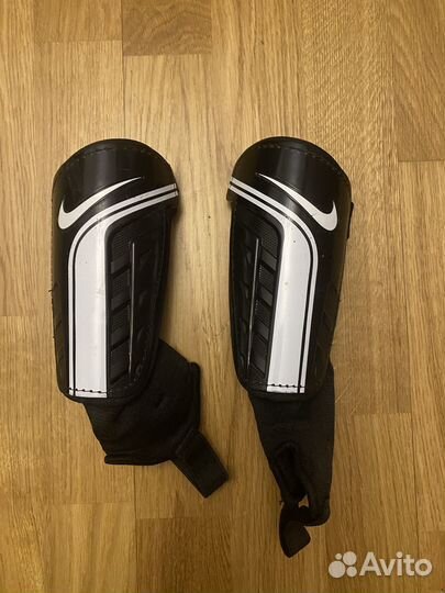Щитки футбольные детские Nike
