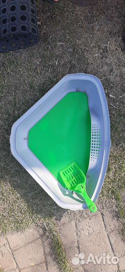 Лоток для кошек угловой