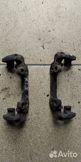 Скоба суппорта тормозного Форд Фиеста мк3