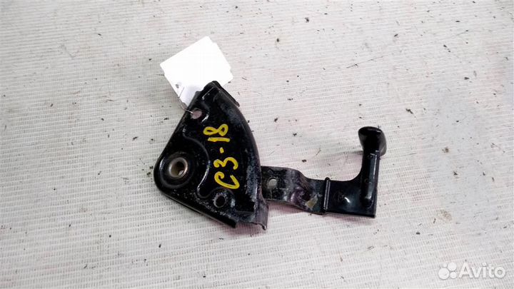 Ручка открывания капота Audi 100 С3