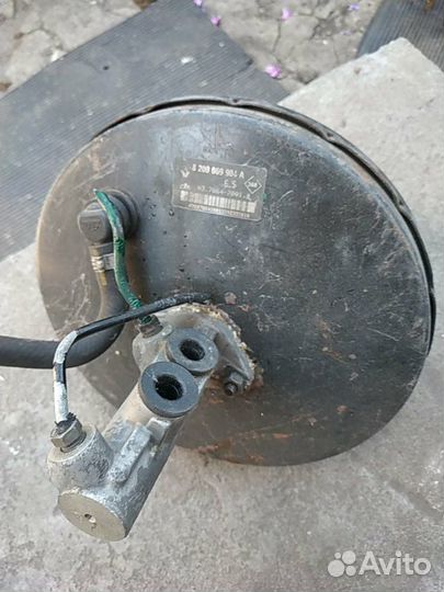 Вакуумный усилитель тормозов и главный цилиндр на