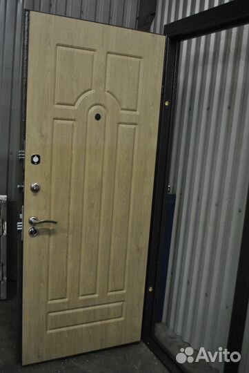 Железная дверь с отделкой мдф с двух сторон