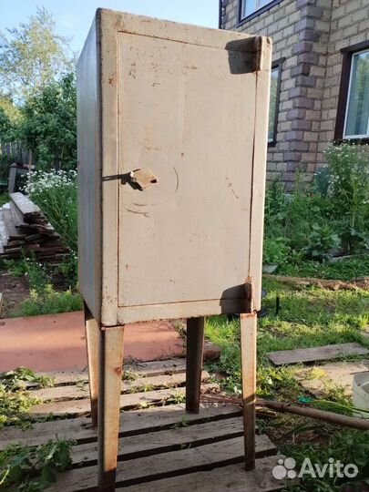 Сейф металлический