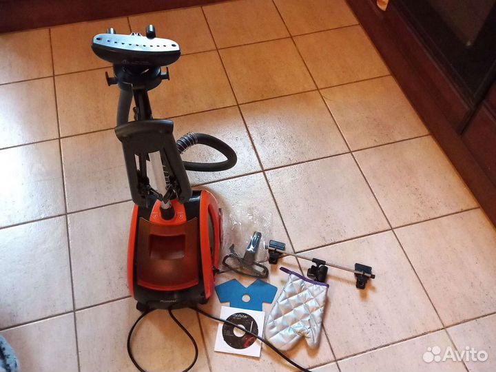 Отпариватель для одежды вертикальный