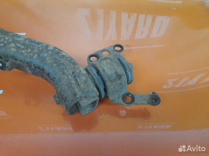 Рычаг задний правый Toyota Avensis